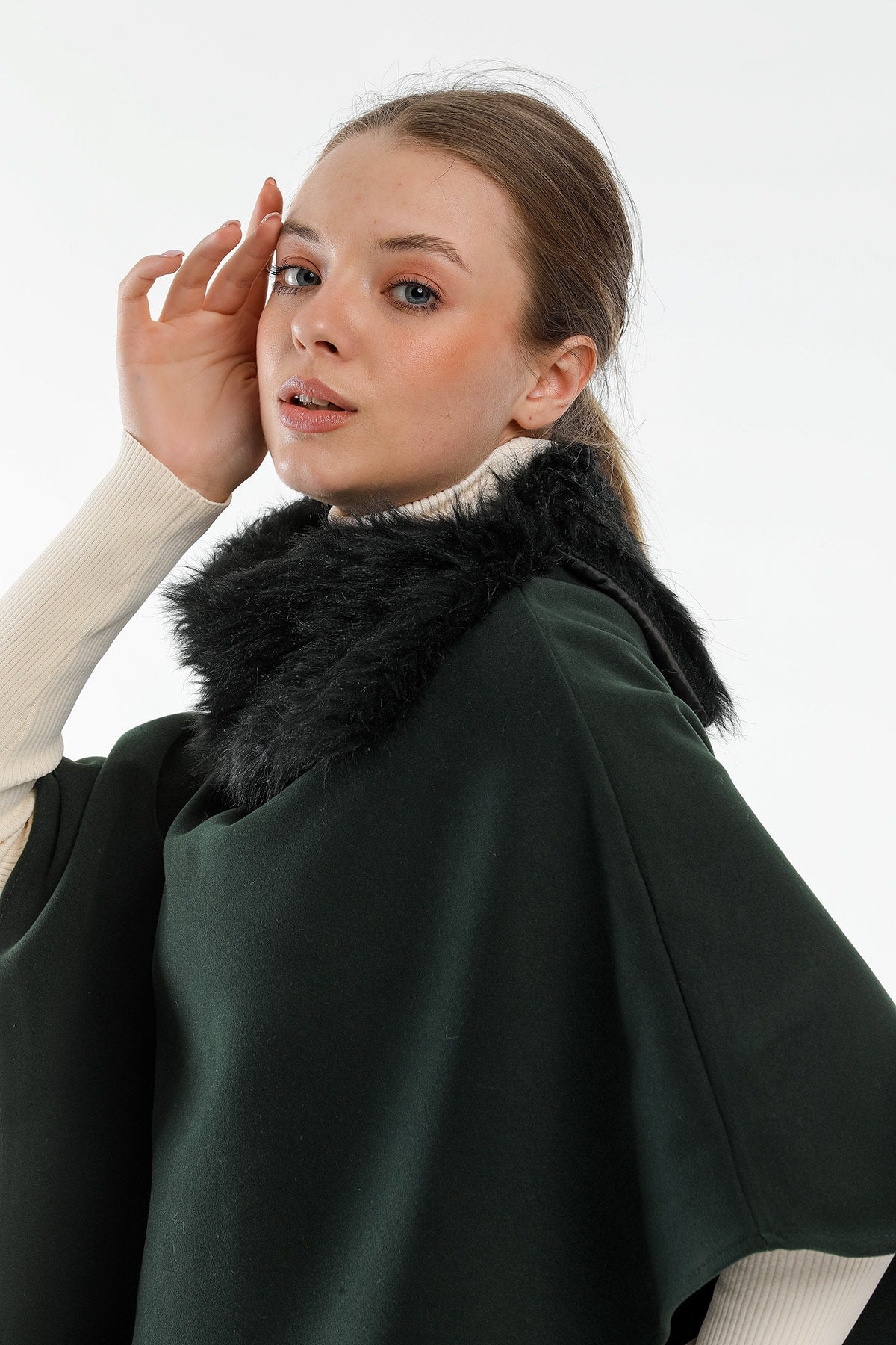 Dulcie Women's Fur-Trim Poncho - Emerald Green - product image 2