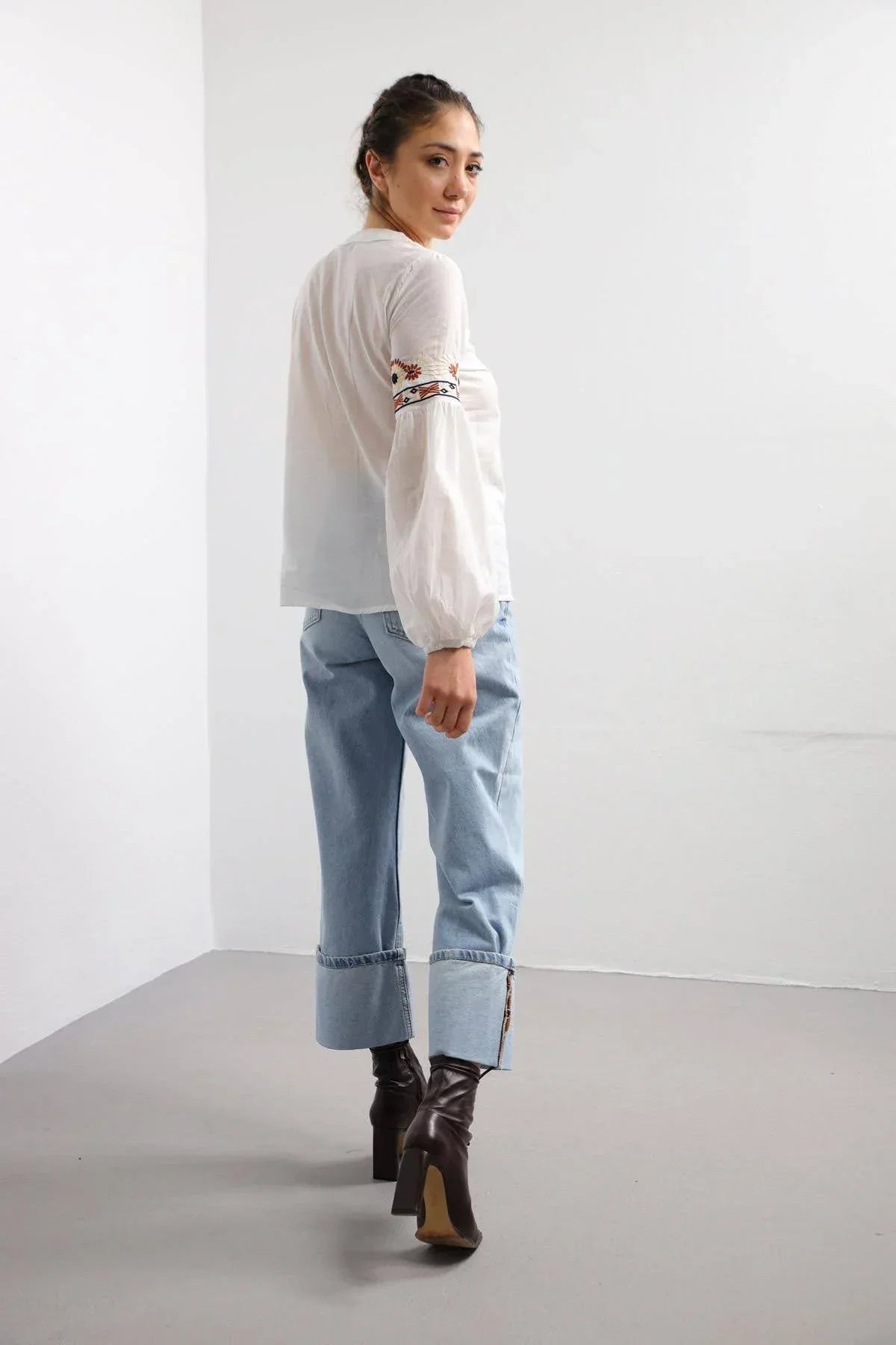 Etnik Rustik İşlemeli Pamuk Bluz