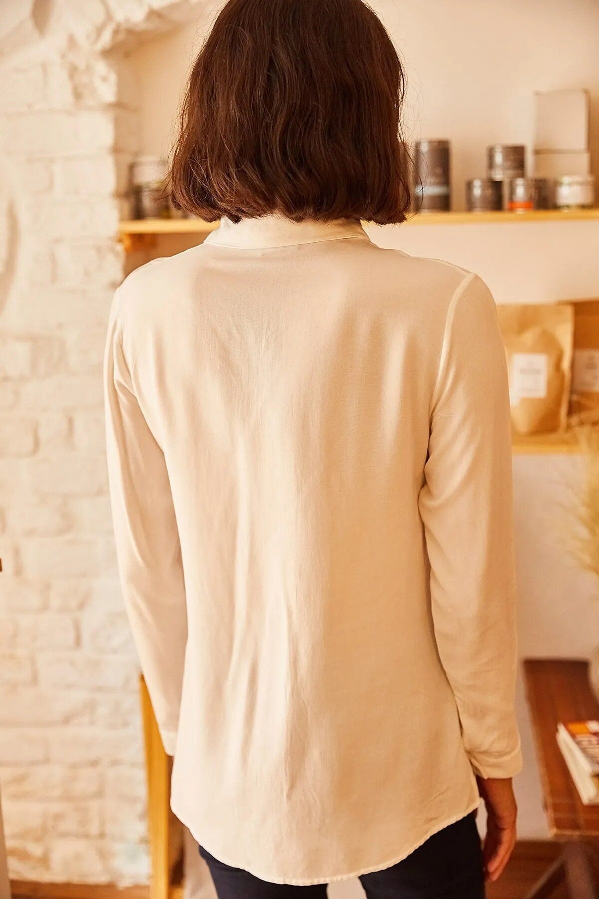 Blusa de manga larga esencial Charlotte color crudo