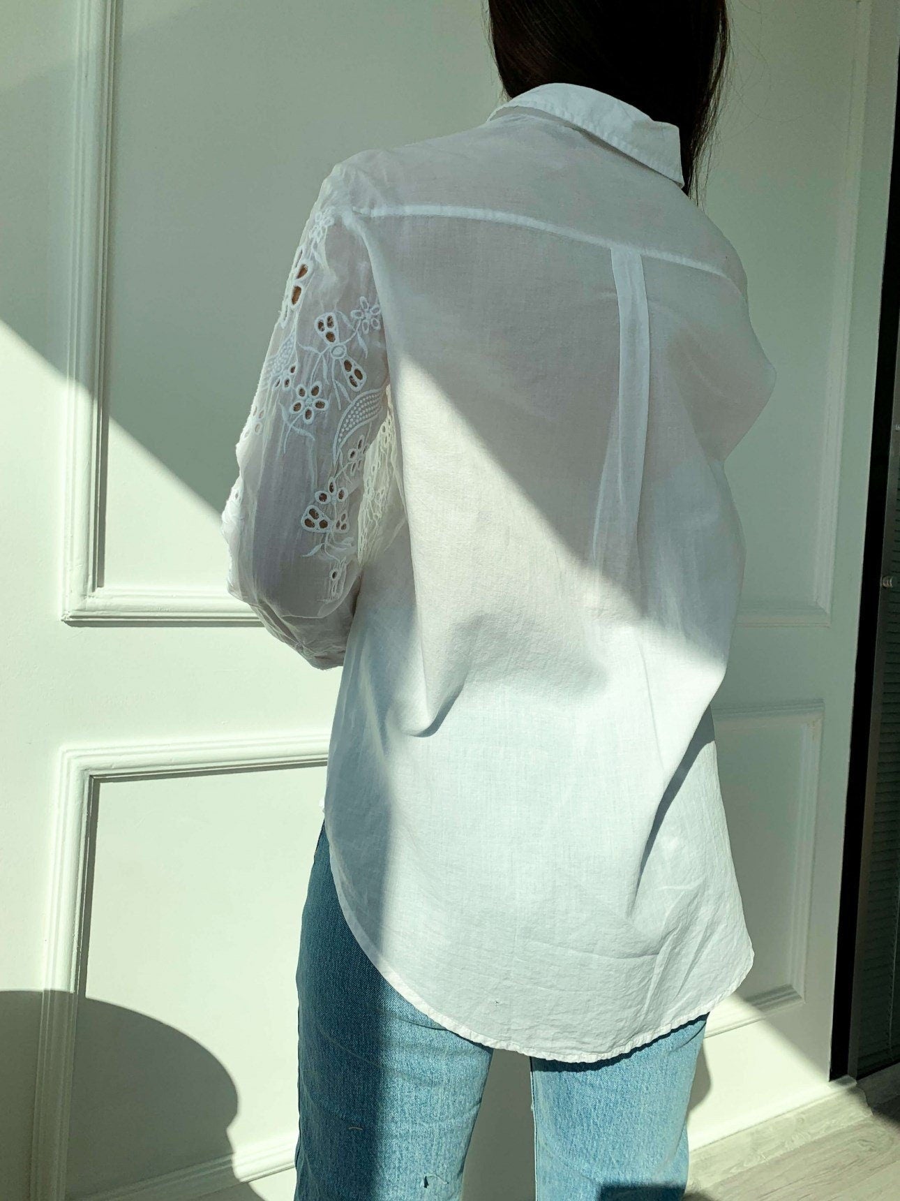 Breezy Elegance Pamuklu Delikli Gömlek