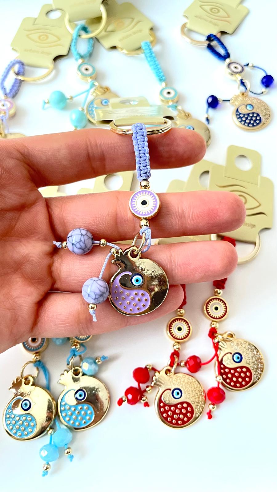Llavero Abundancia de Lavanda y Granada con Diseño de Ojo Turco Dorado