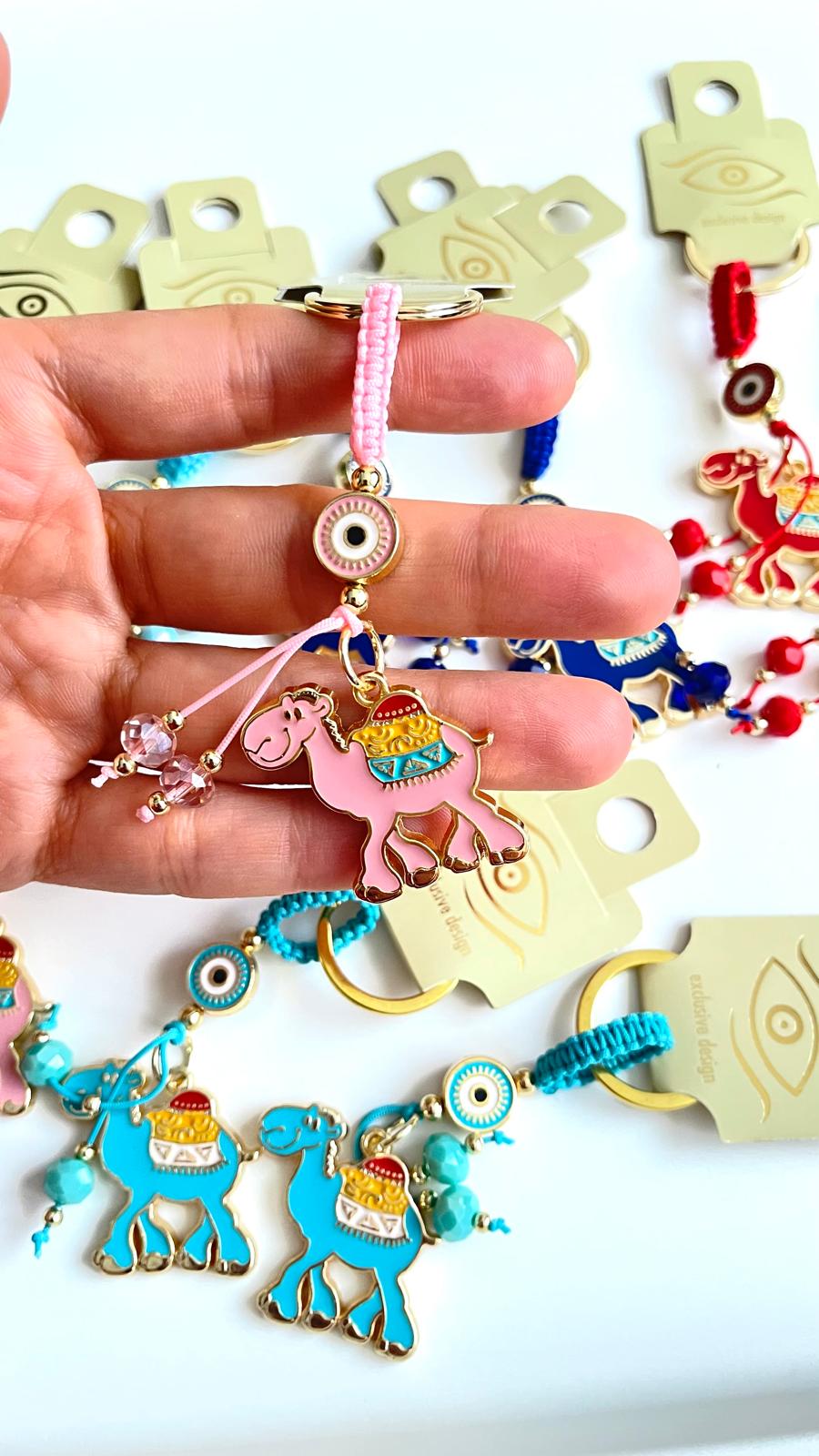 Llavero Rosa Camello Diseño Ojo Turco Dorado