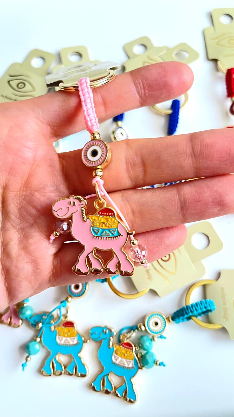 Llavero Rosa Camello Diseño Ojo Turco Dorado