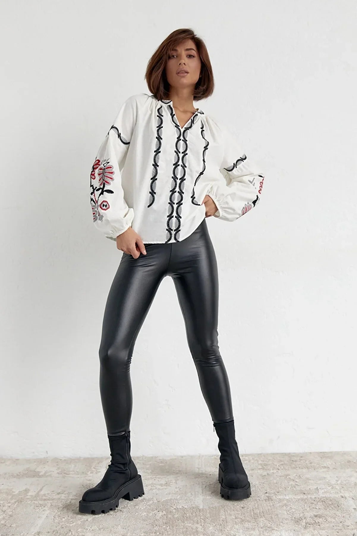 Μπλούζα Boho Vyshyvanka από βαμβακερό κέντημα με μέντα