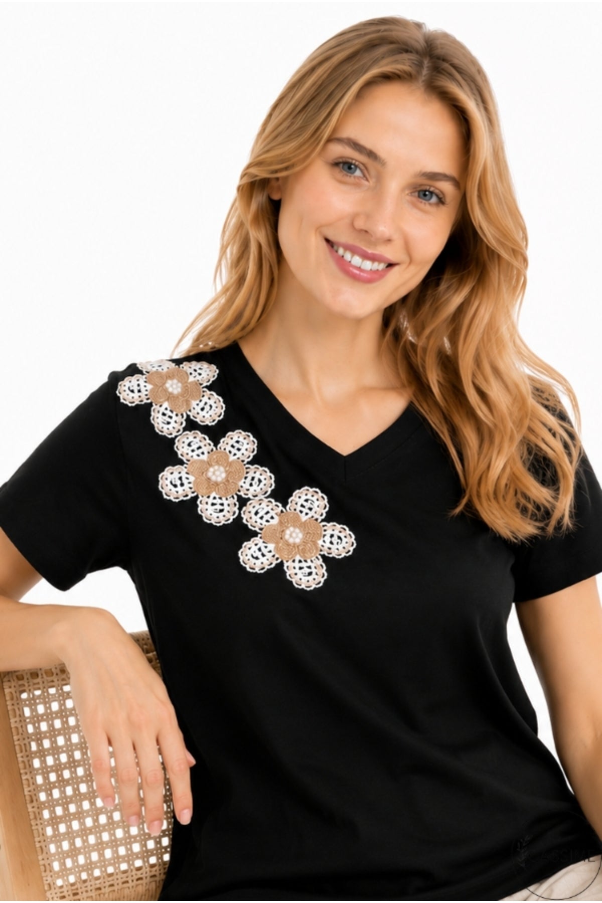 Emma Women's Cotton Embellished T-Shirt - Black Three Flower Knit