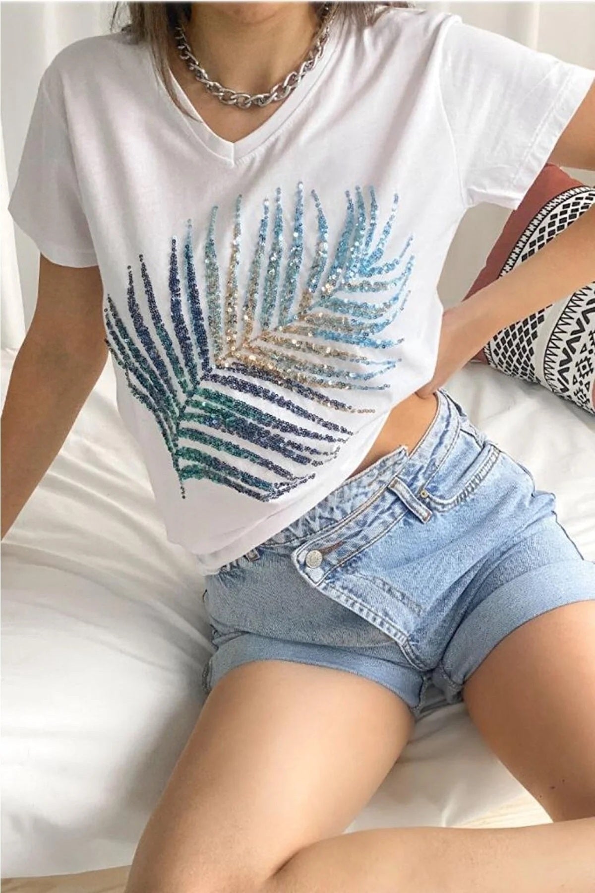 Sophie Women's Cotton Embellished V-Neck T-Shirt - White Leaf Print