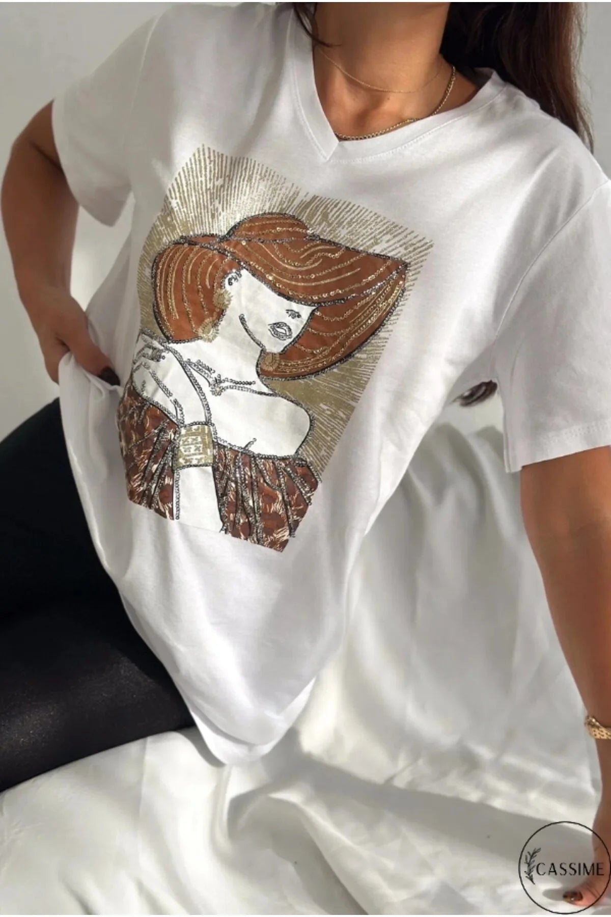 Camiseta de algodón con figura de mujer y sombrero Tilda