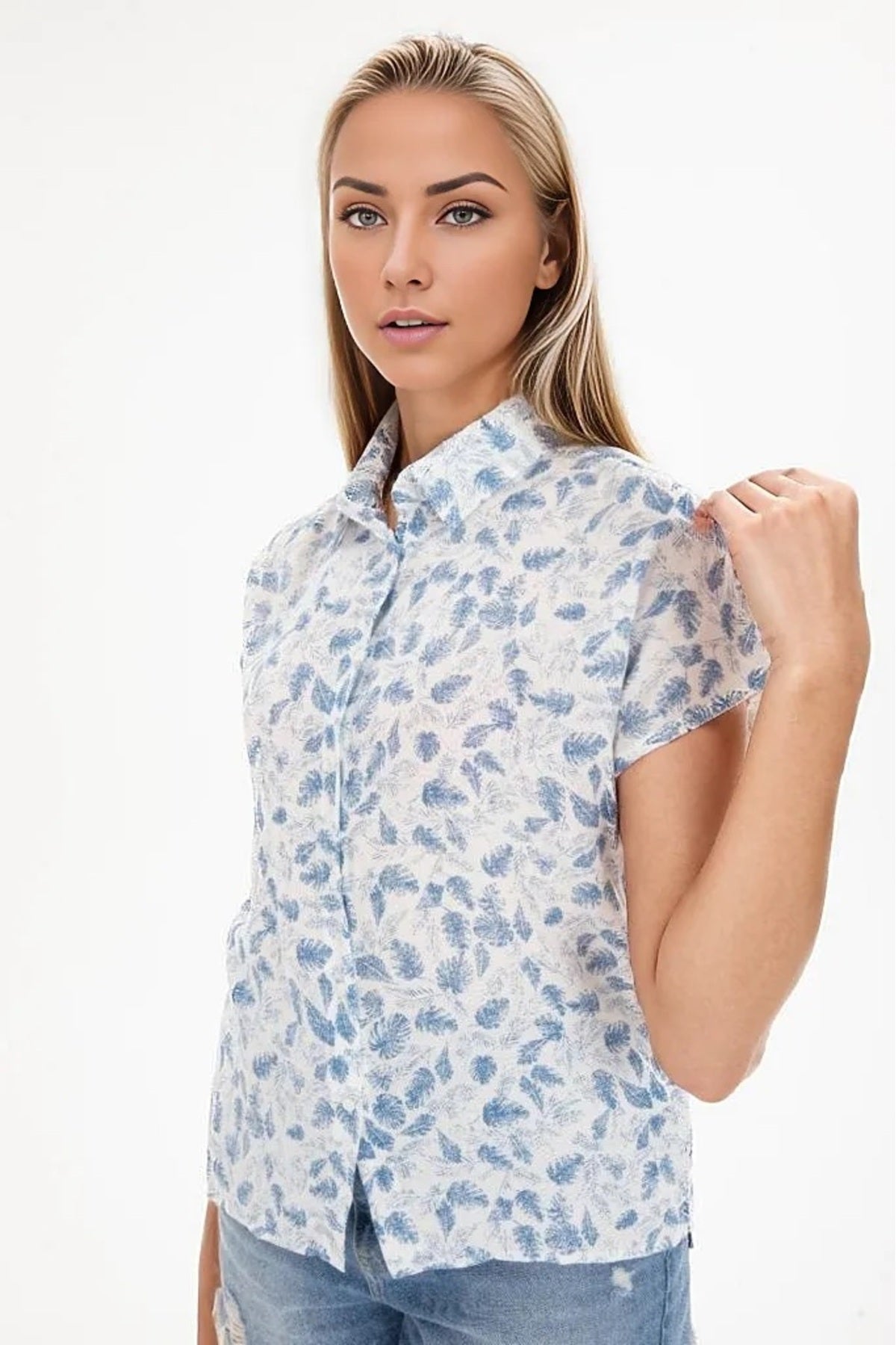 Charlotte Women's Short Sleeve Batwing Shirt - Light Blue Leaf Print