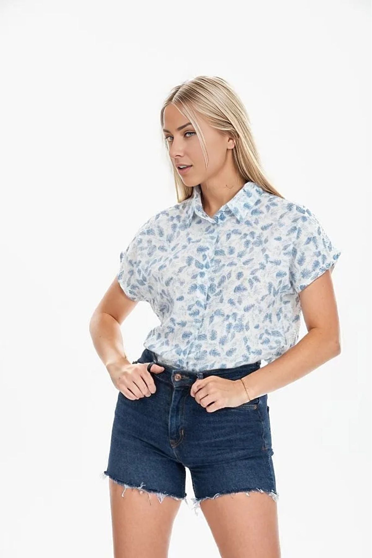Charlotte Women's Short Sleeve Batwing Shirt - Light Blue Leaf Print