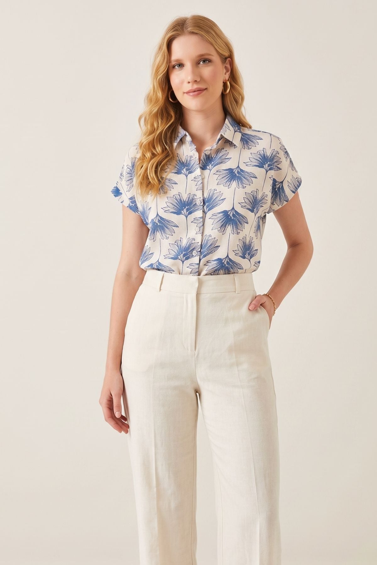 Freya Women's Linen-Viscose Blend Short Sleeve Batwing Shirt - Blue Print