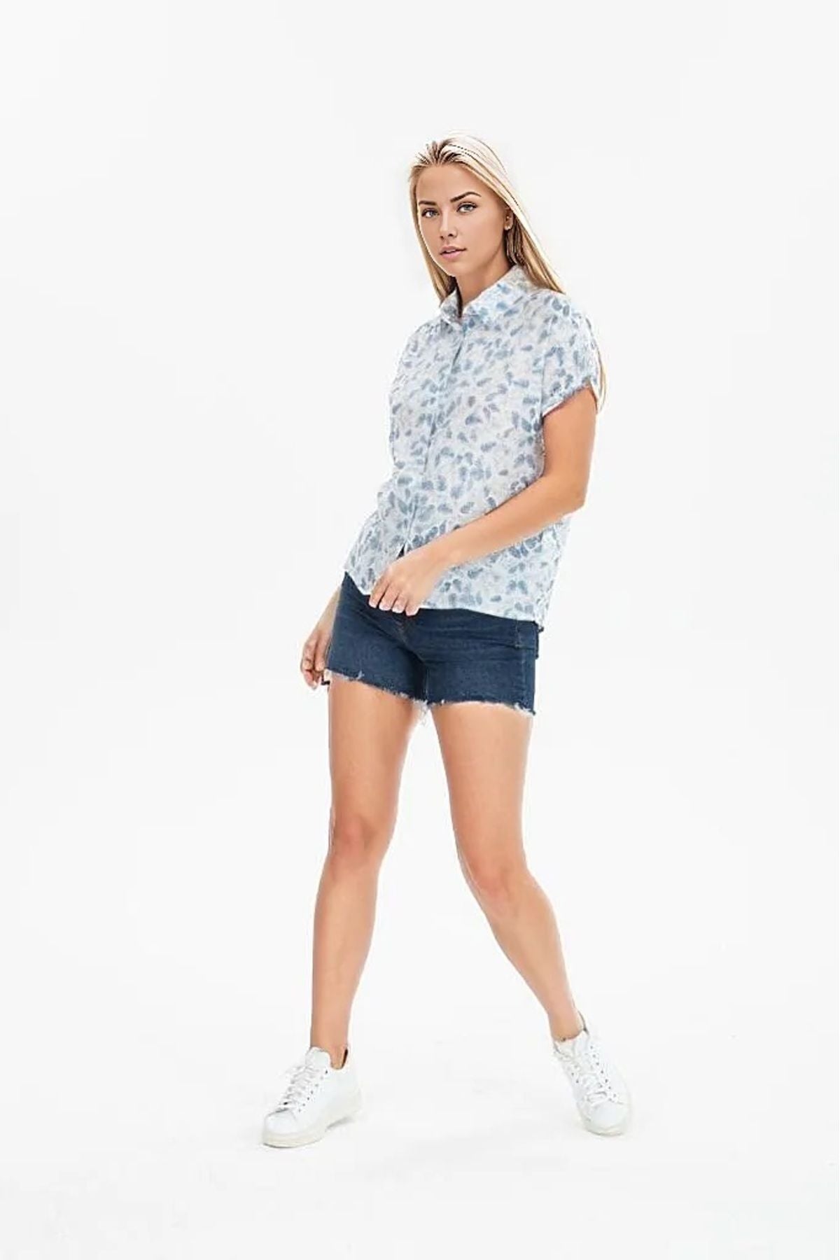 Charlotte Women's Short Sleeve Batwing Shirt - Light Blue Leaf Print