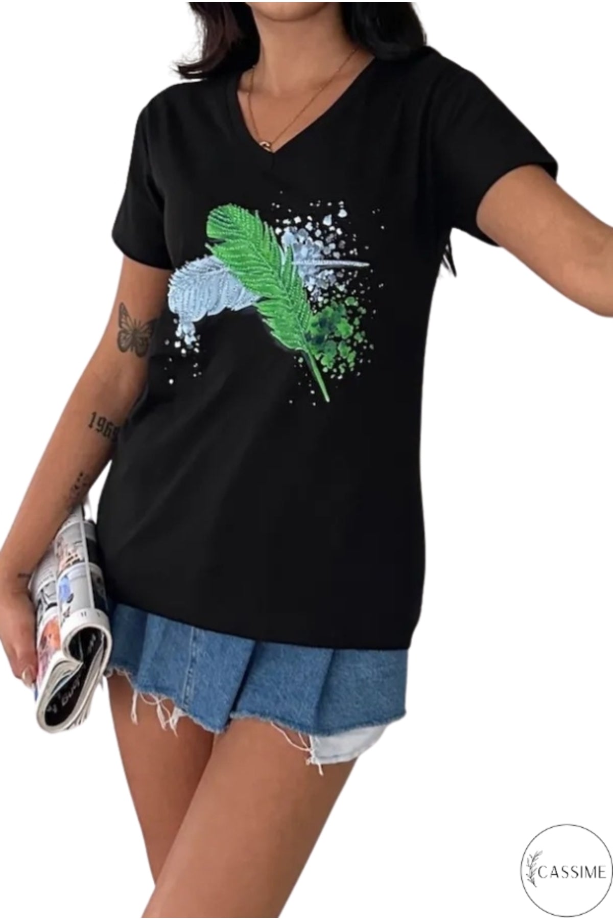 Sophie Women's Cotton Embellished V-Neck T-Shirt - Black and Green Feather Print