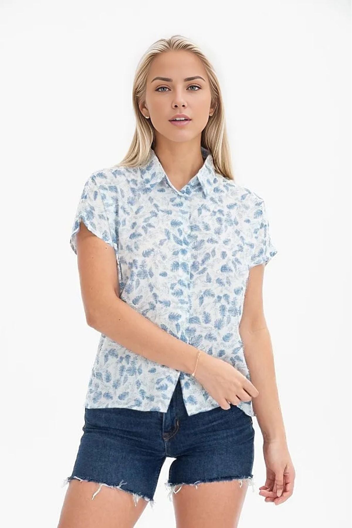 Charlotte Women's Short Sleeve Batwing Shirt - Light Blue Leaf Print