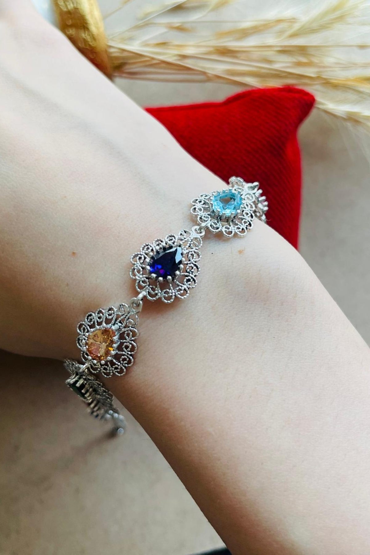 Sterlin Gümüşü Telkari Sanatı Renkli Değerli Taşlı Bağlantılı Bileklik