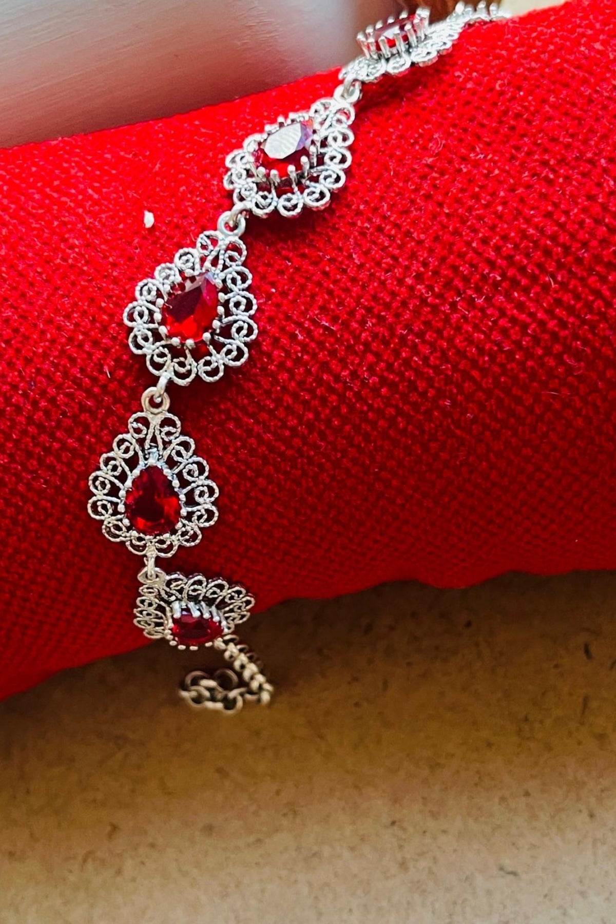 Ασημένιο βραχιόλι Filigree Art Ruby Gemstone Link με κρίκους από ρουμπίνι και ασήμι 925