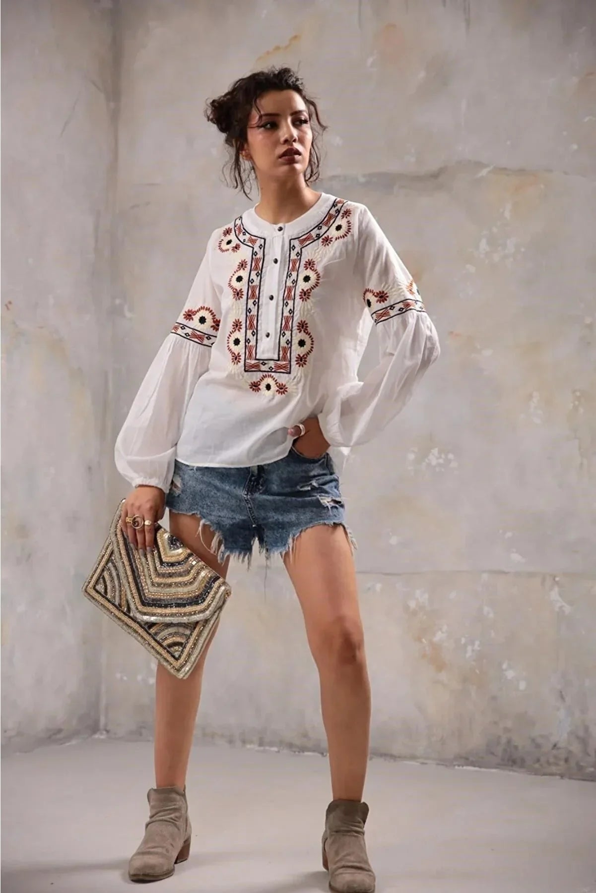 Μπλούζα από βαμβάκι με κέντημα σε έθνικ ρουστίκ στυλ