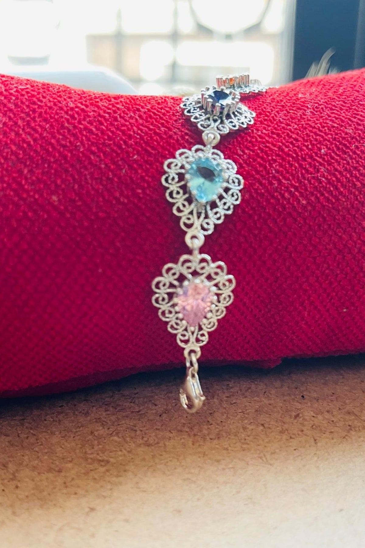 Sterlin Gümüşü Telkari Sanatı Renkli Değerli Taşlı Bağlantılı Bileklik