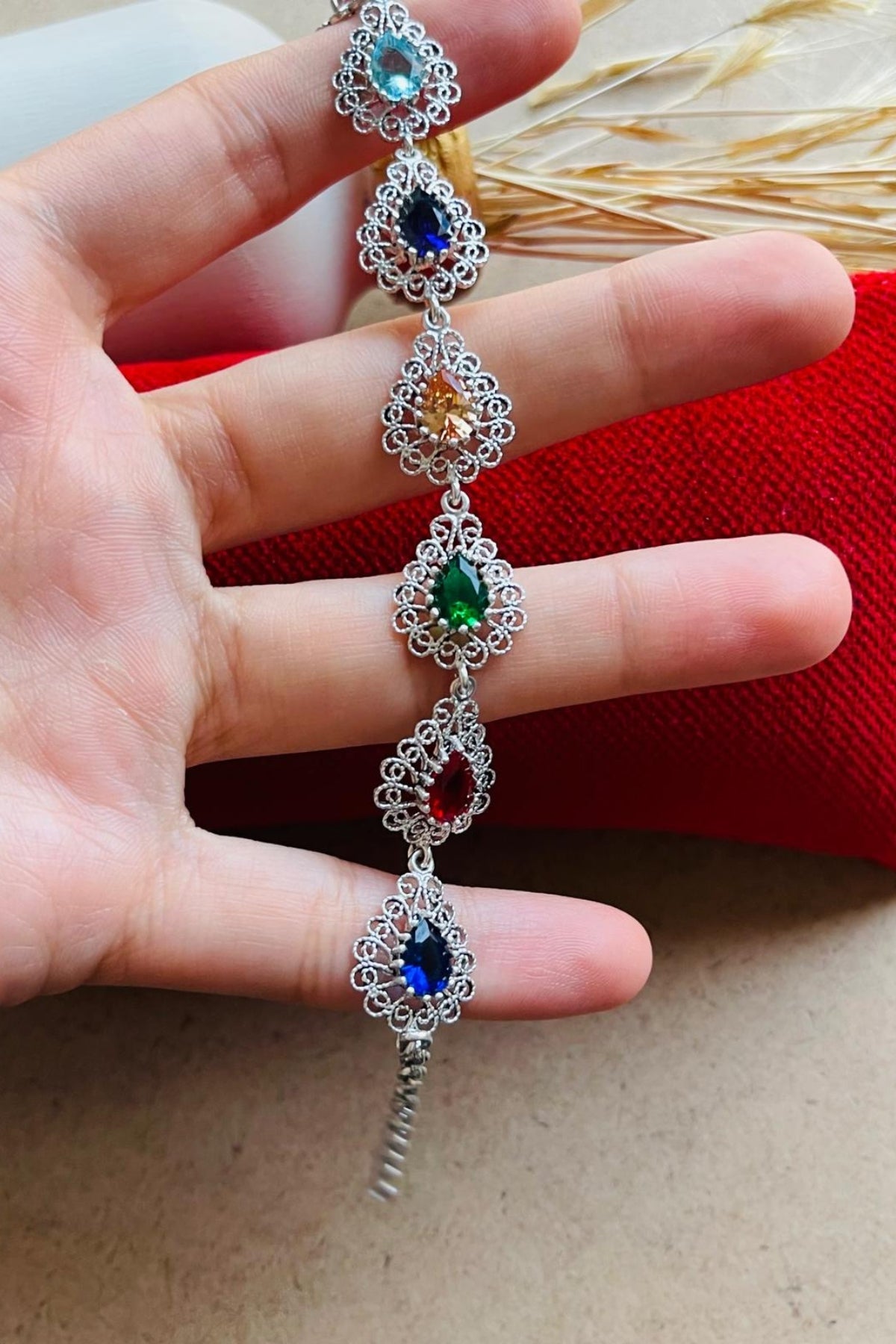 Sterlin Gümüşü Telkari Sanatı Renkli Değerli Taşlı Bağlantılı Bileklik