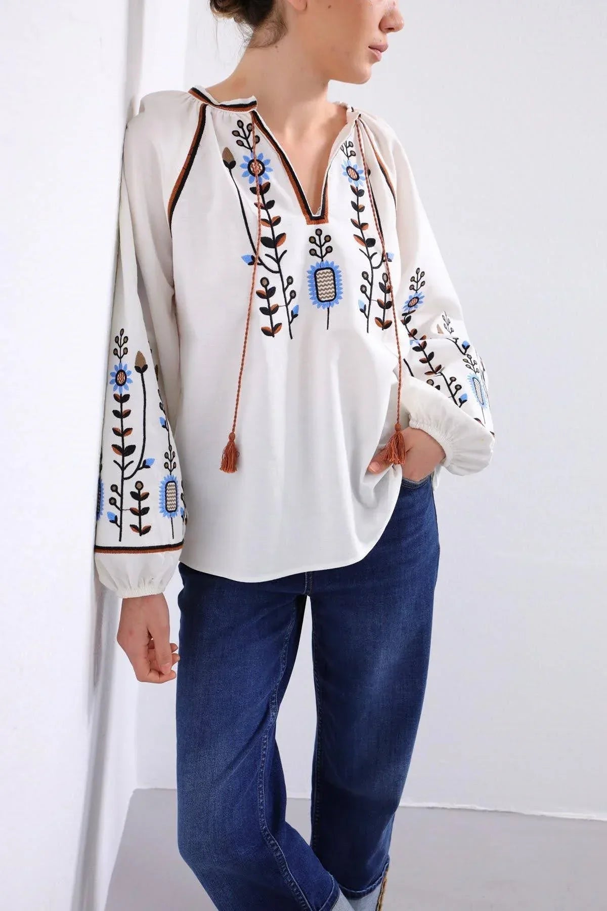 Blusa Tradicional de Algodón Bordado