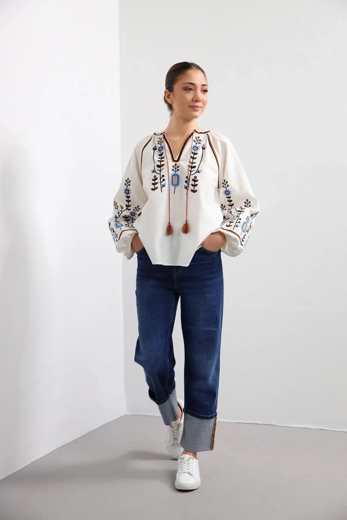 Blusa Tradicional de Algodón Bordado