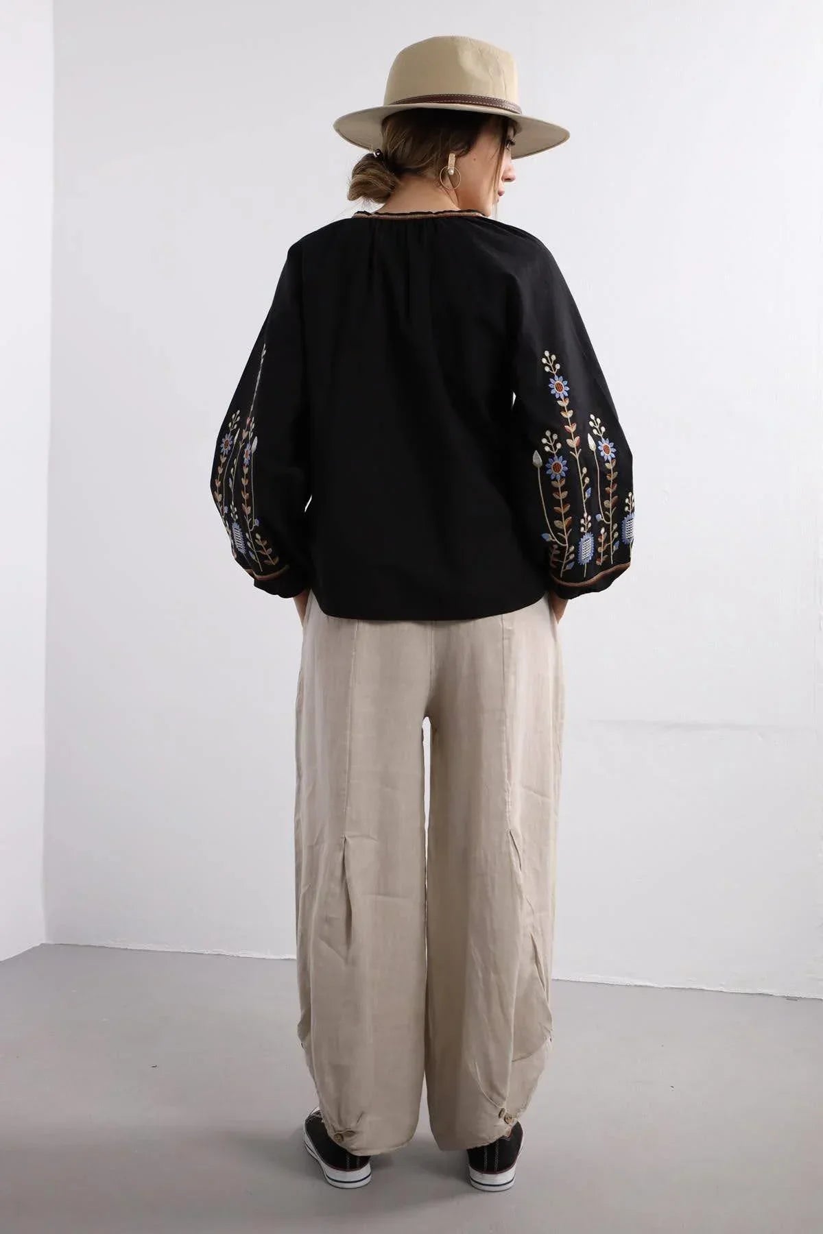 Blusa Tradicional de Algodón Bordado