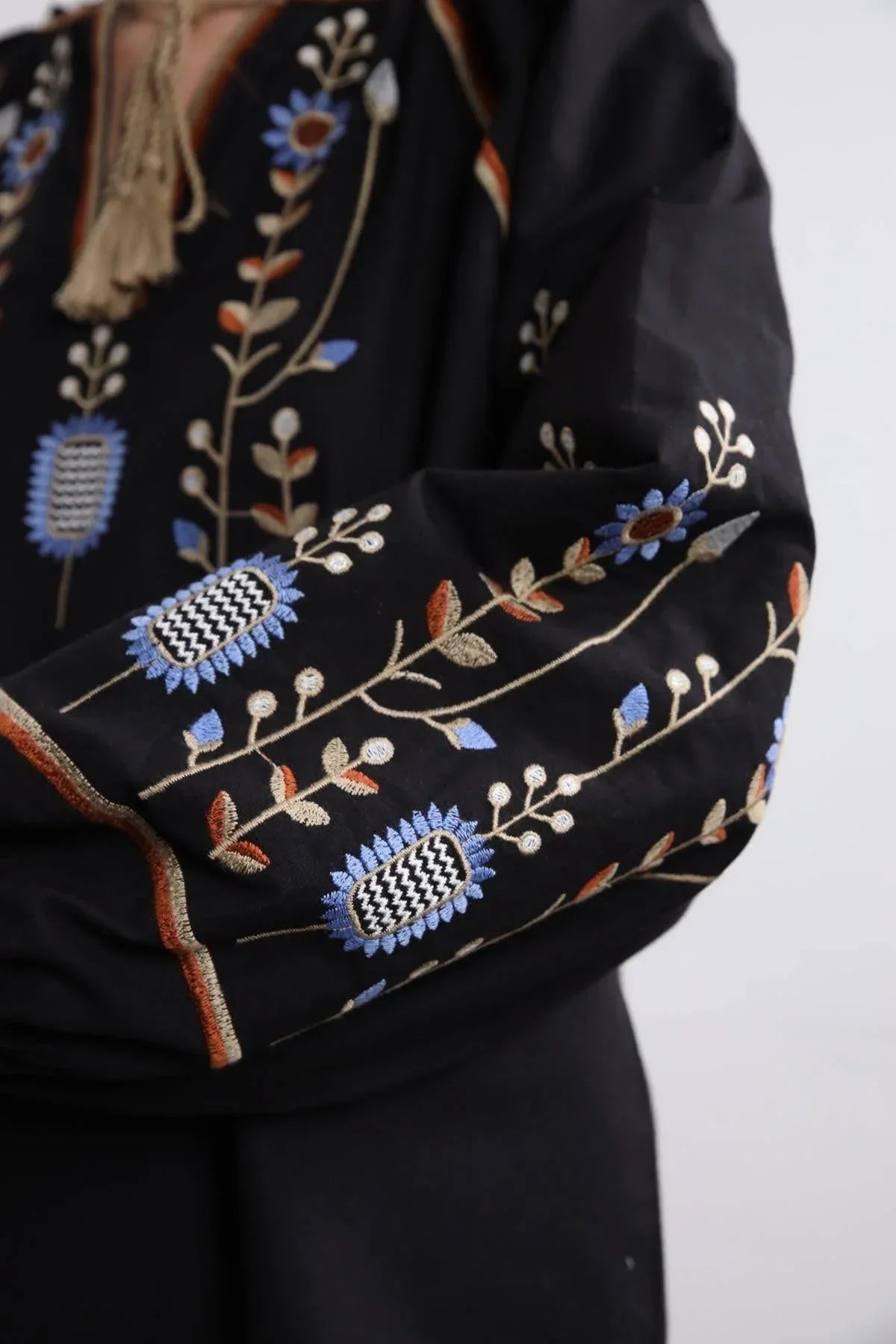 Blusa Tradicional de Algodón Bordado