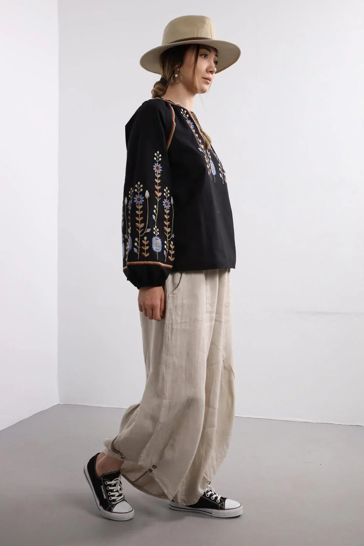 Blusa Tradicional de Algodón Bordado