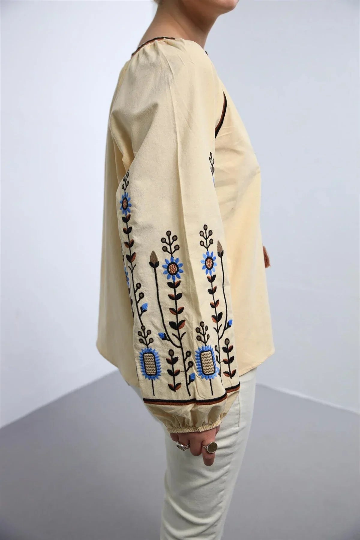 Blusa Tradicional de Algodón Bordado