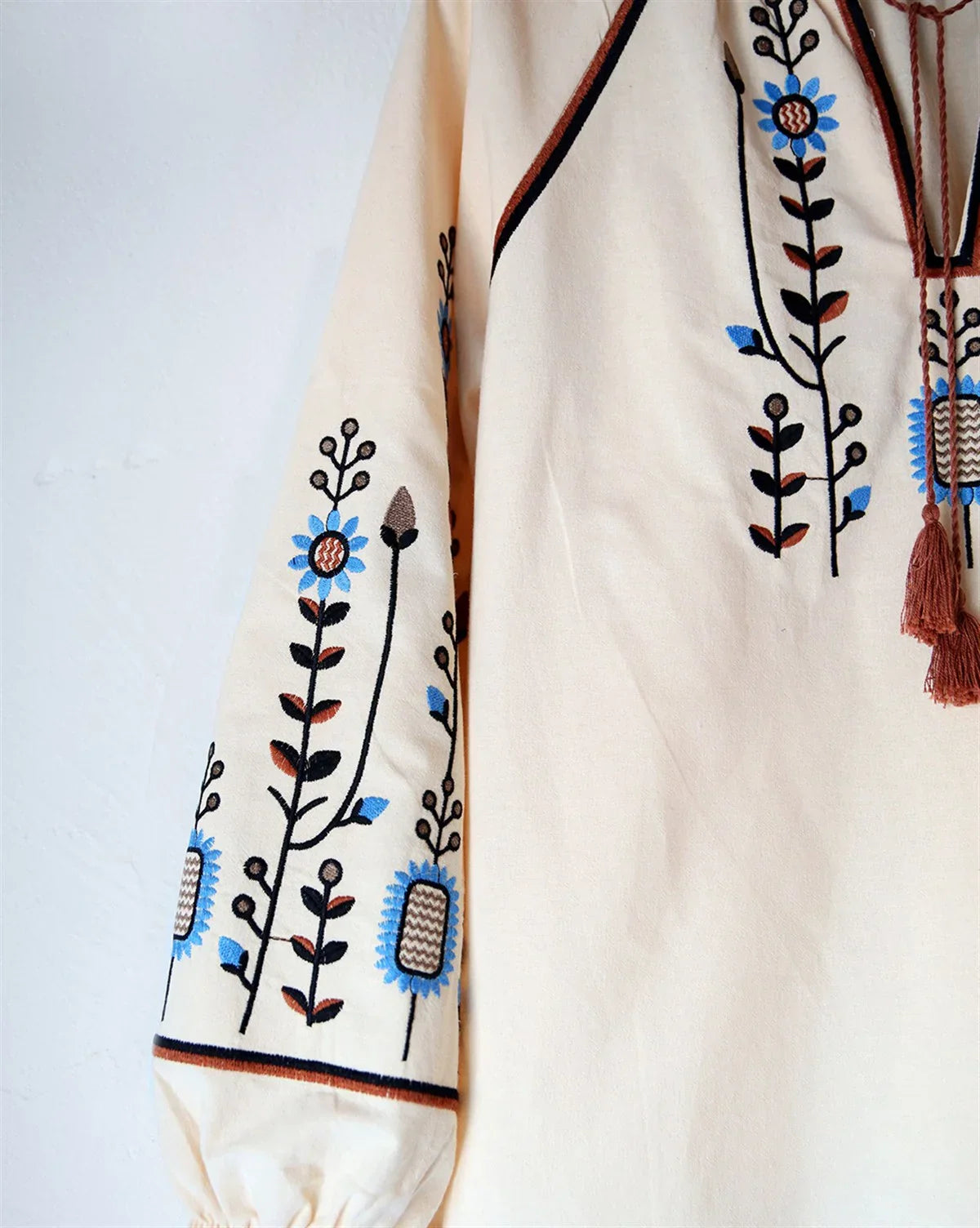 Blusa Tradicional de Algodón Bordado