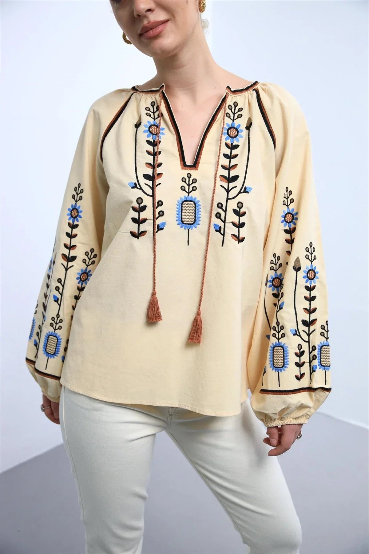 Blusa Tradicional de Algodón Bordado