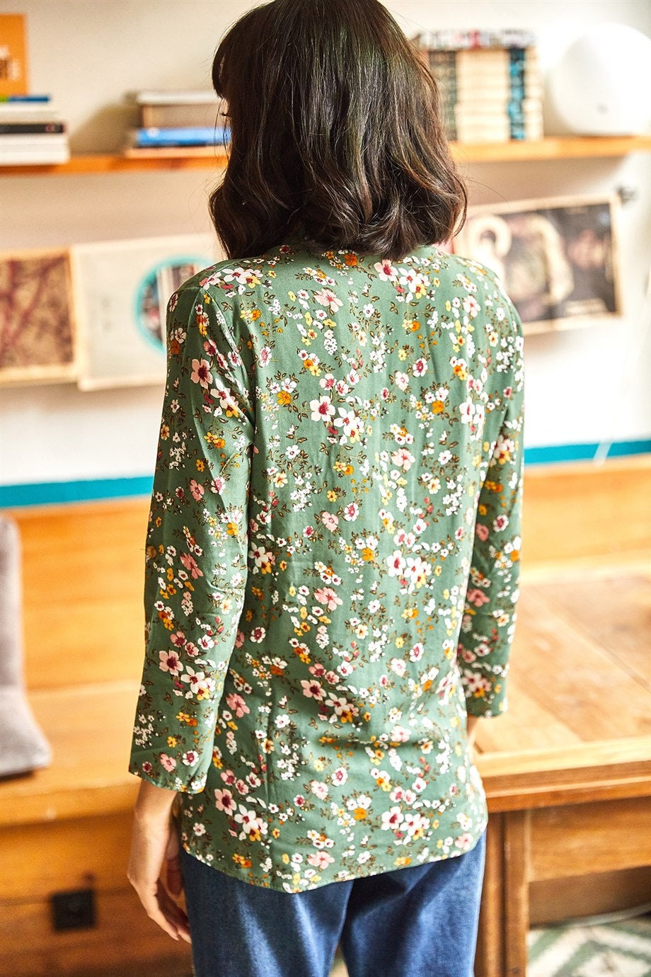 Yeşil Çiçek Desenli Düğmeli Gömlek