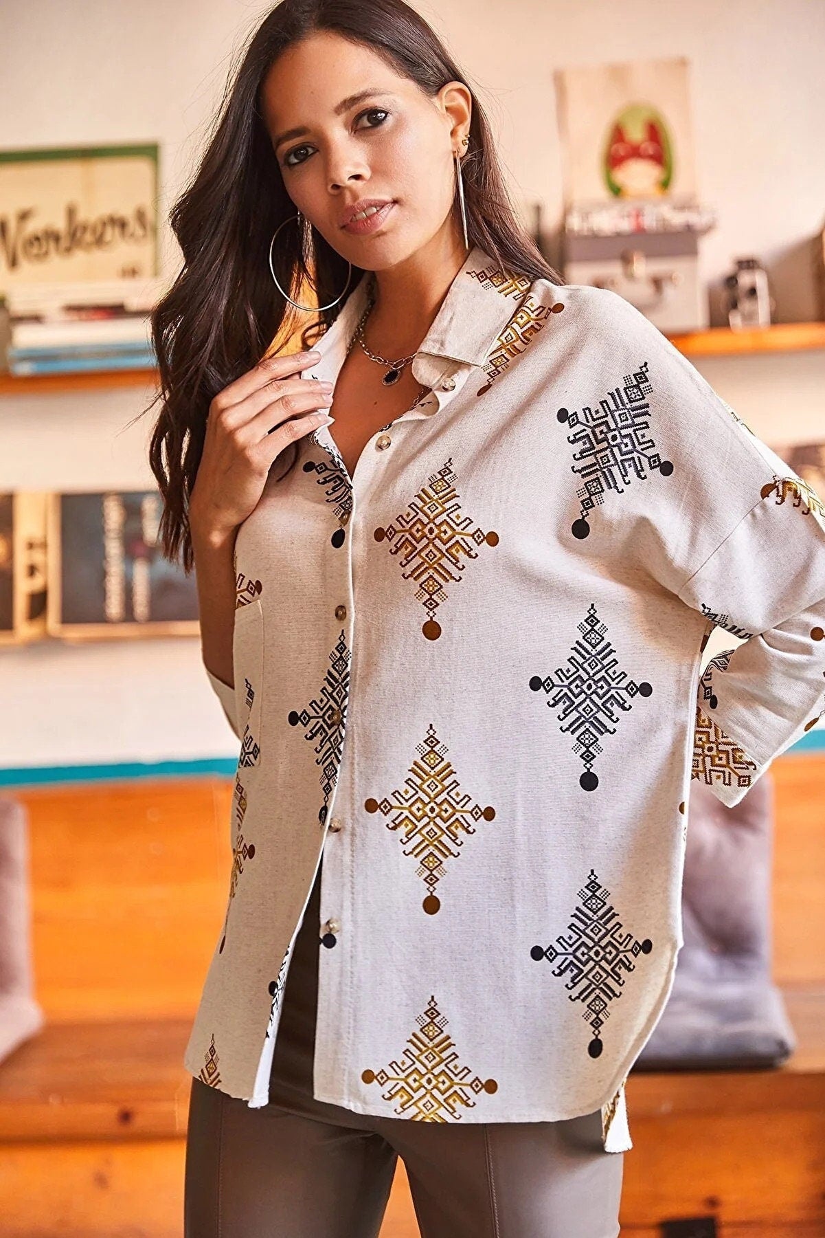 Camisa con botones de lino y estampado geométrico Lola