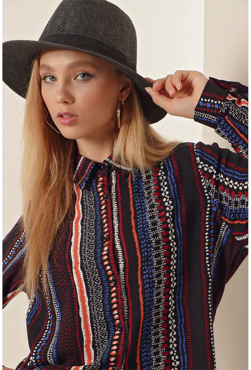 Camisa con botones a rayas azul marino y burdeos étnica Sophia
