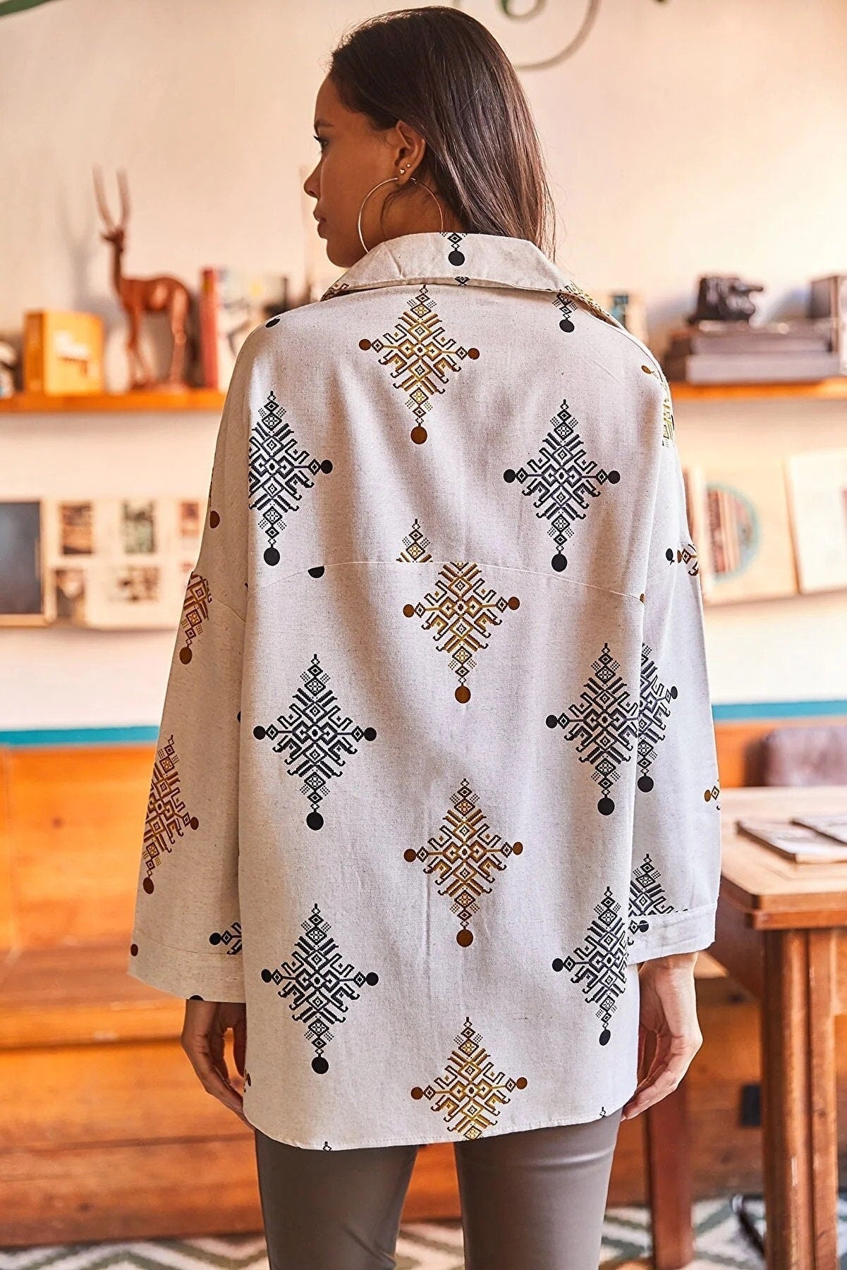 Camisa con botones de lino y estampado geométrico Lola