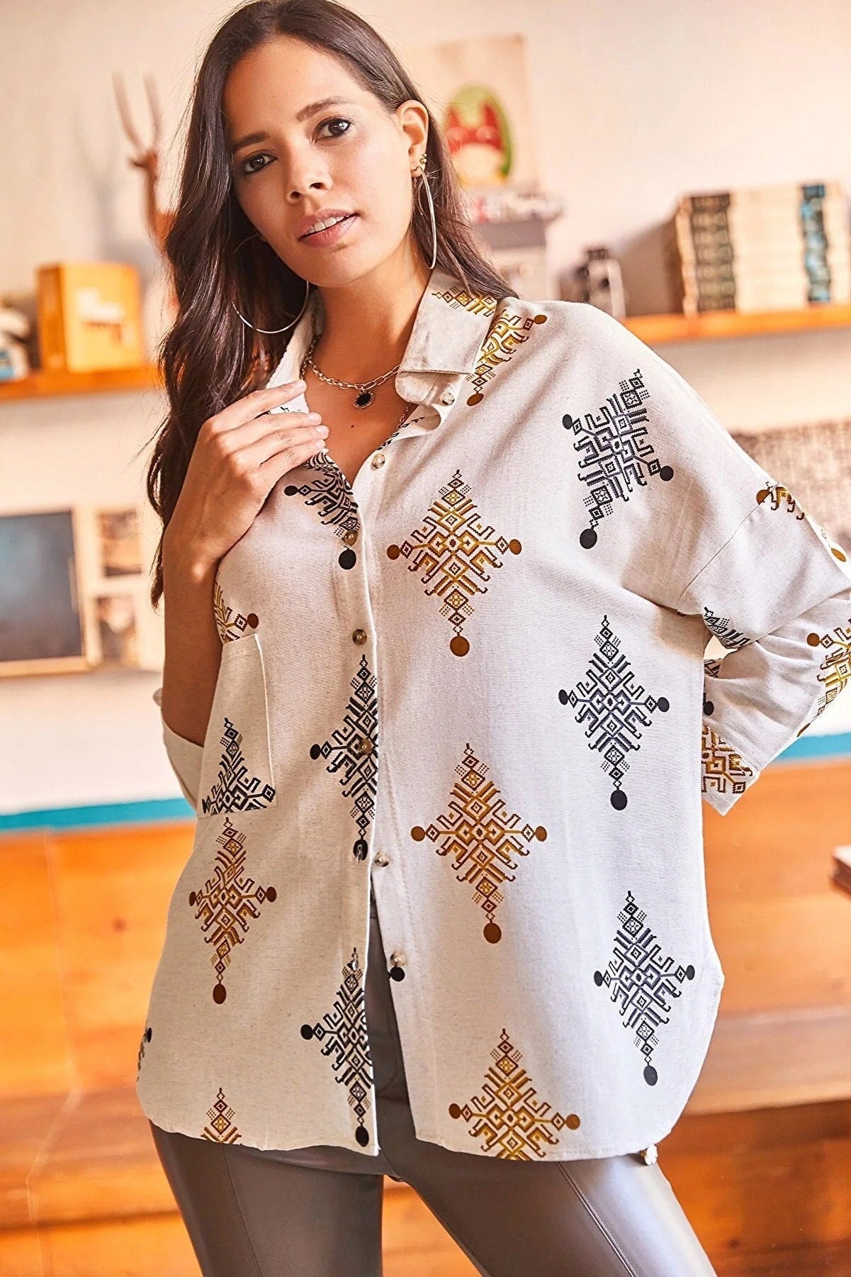 Camisa con botones de lino y estampado geométrico Lola