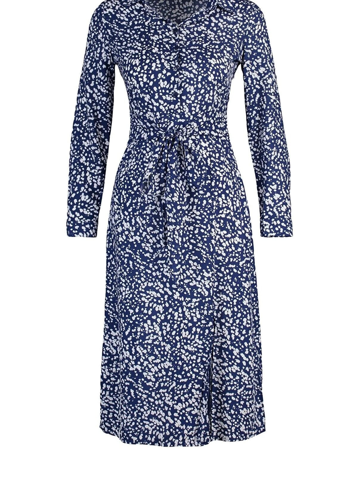 Vestido camisero midi de tela vaporosa con abertura y estampado floral azul