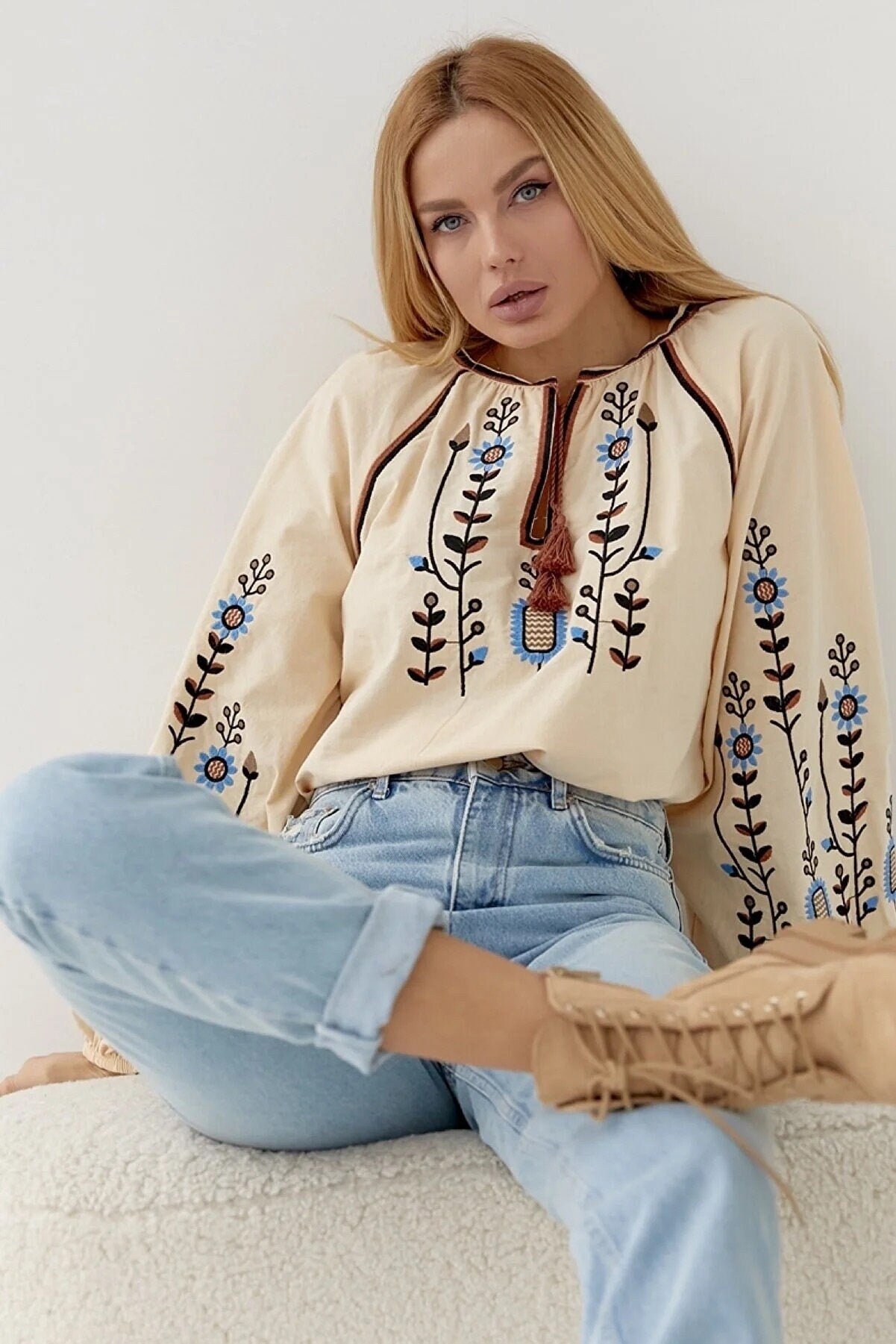 Blusa Tradicional de Algodón Bordado