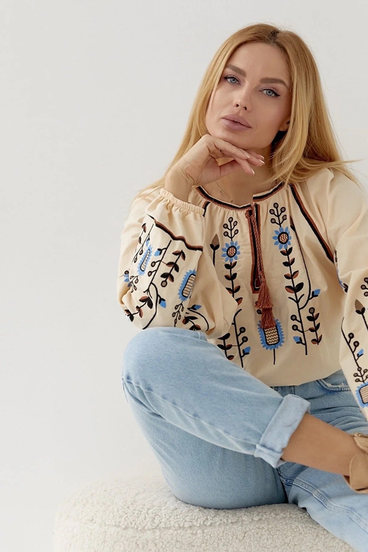 Blusa Tradicional de Algodón Bordado