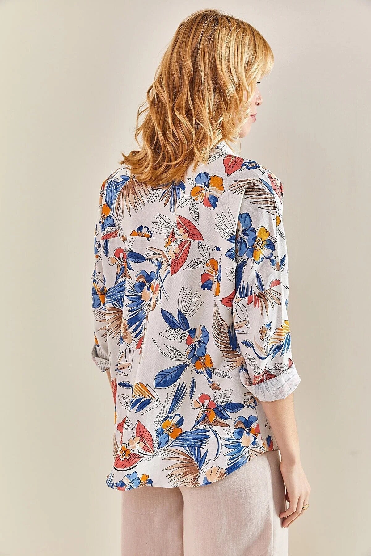 Lola Yumuşak Mavi ve Pembe Çiçekli Keten Bluz