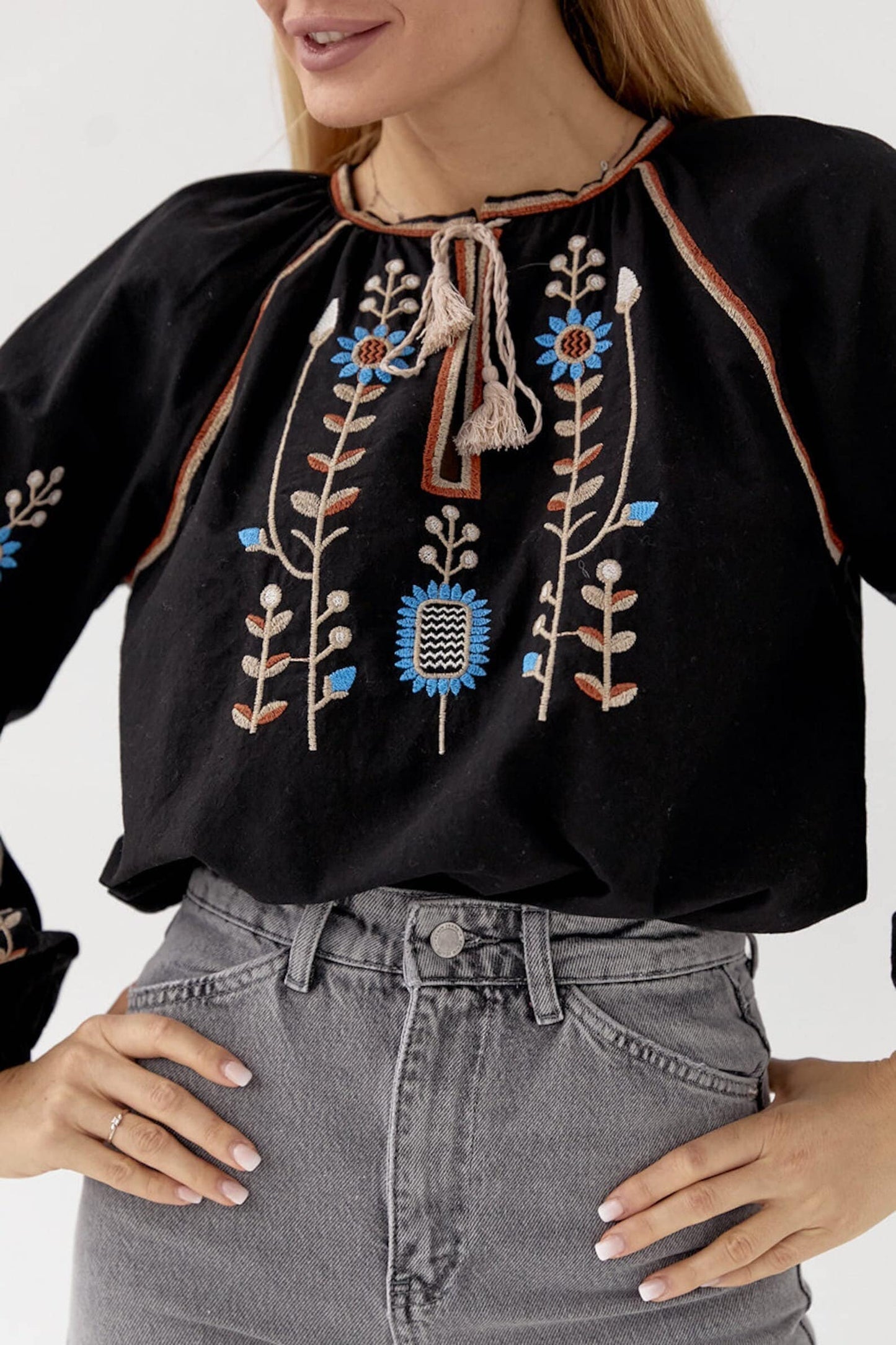 Blusa Tradicional de Algodón Bordado