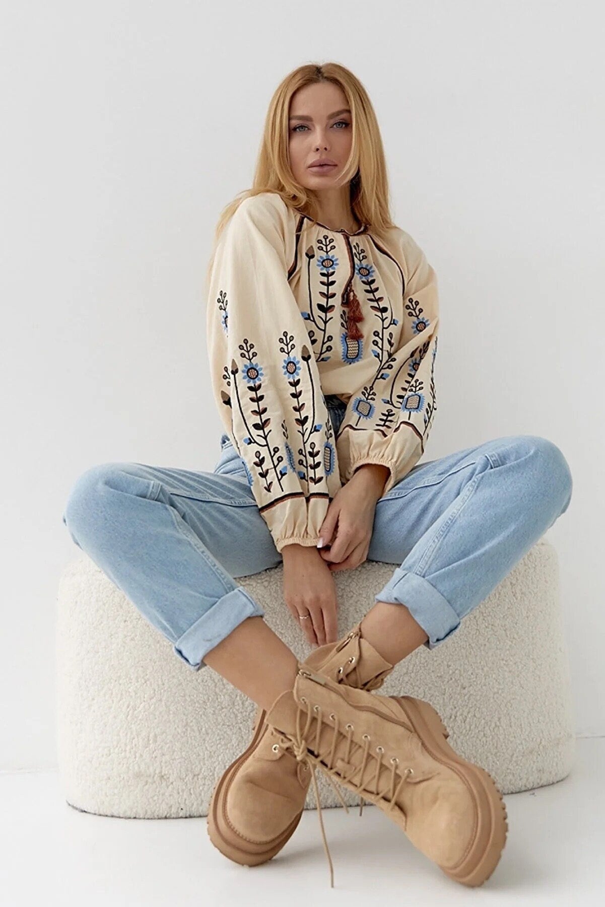 Blusa Tradicional de Algodón Bordado