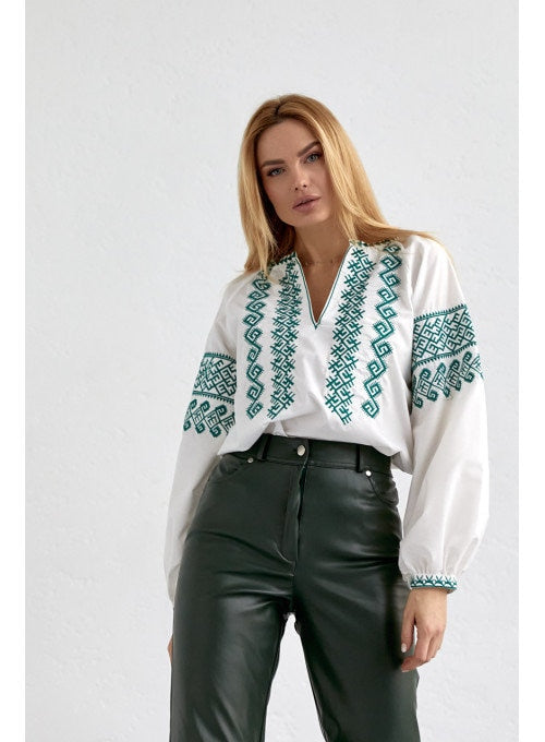 Camisa Ucraniana Blanca de Algodón Bordada en Verde