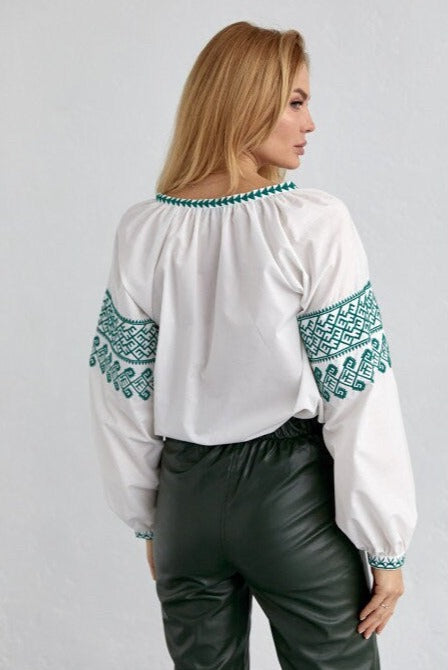 Camisa Ucraniana Blanca de Algodón Bordada en Verde