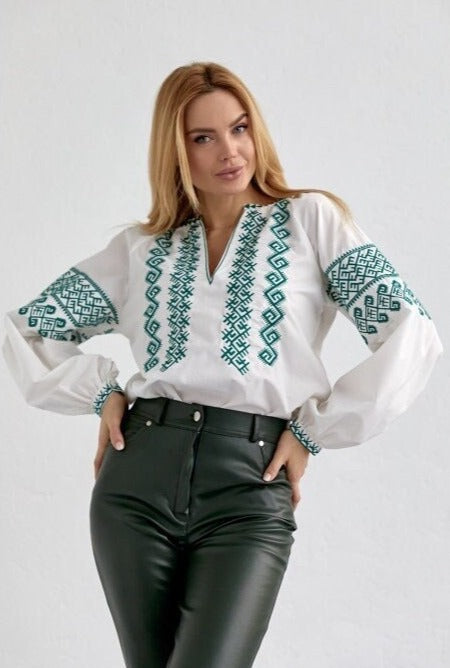 Camisa Ucraniana Blanca de Algodón Bordada en Verde
