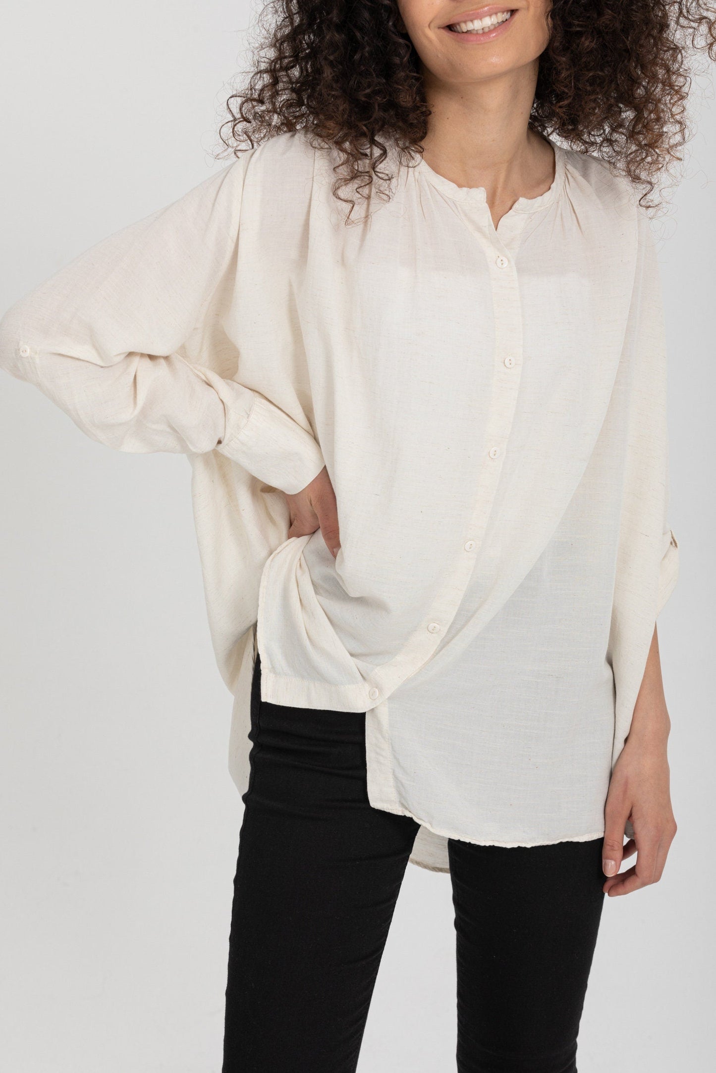 Blusa clásica de lino y algodón color marfil