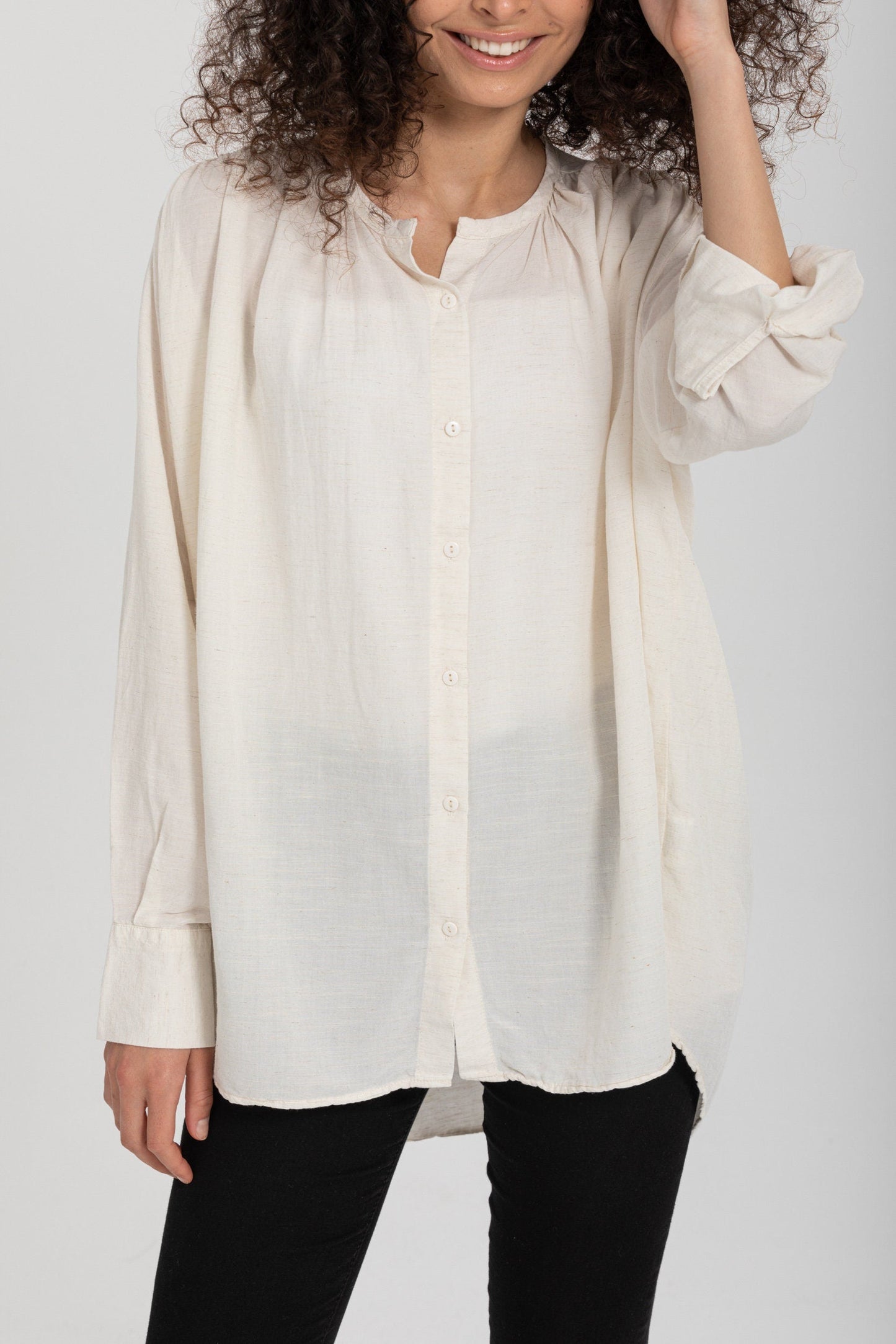 Blusa clásica de lino y algodón color marfil