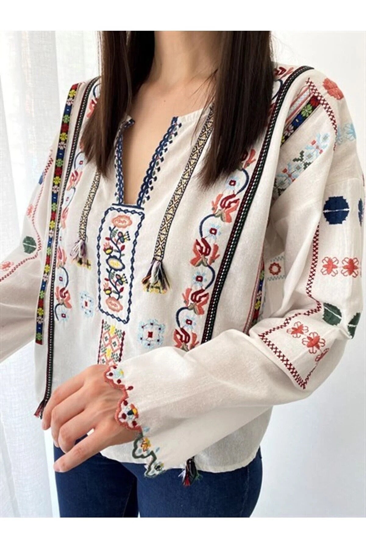 Beyaz Etnik Boho İşlemeli Bluz