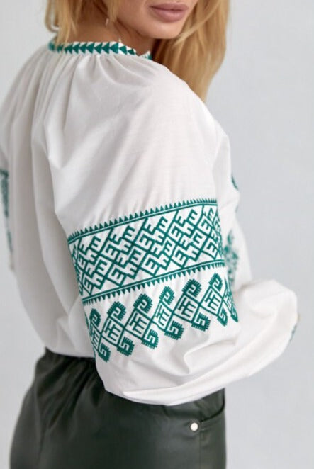 Camisa Ucraniana Blanca de Algodón Bordada en Verde