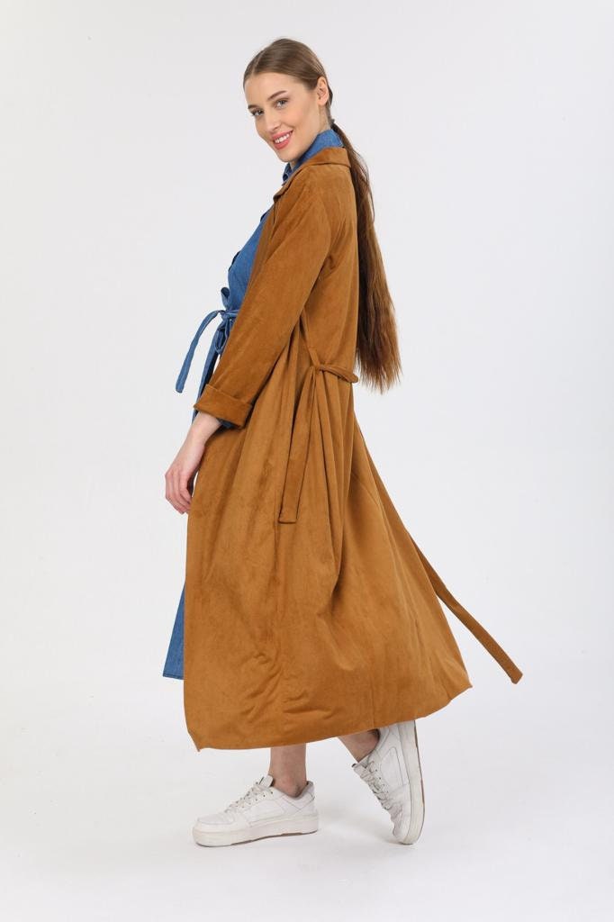 Gabardina de cuero de ante color camel de diseñador