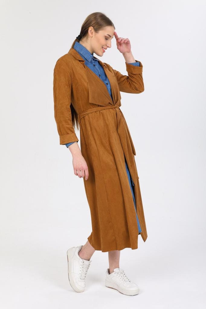 Gabardina de cuero de ante color camel de diseñador